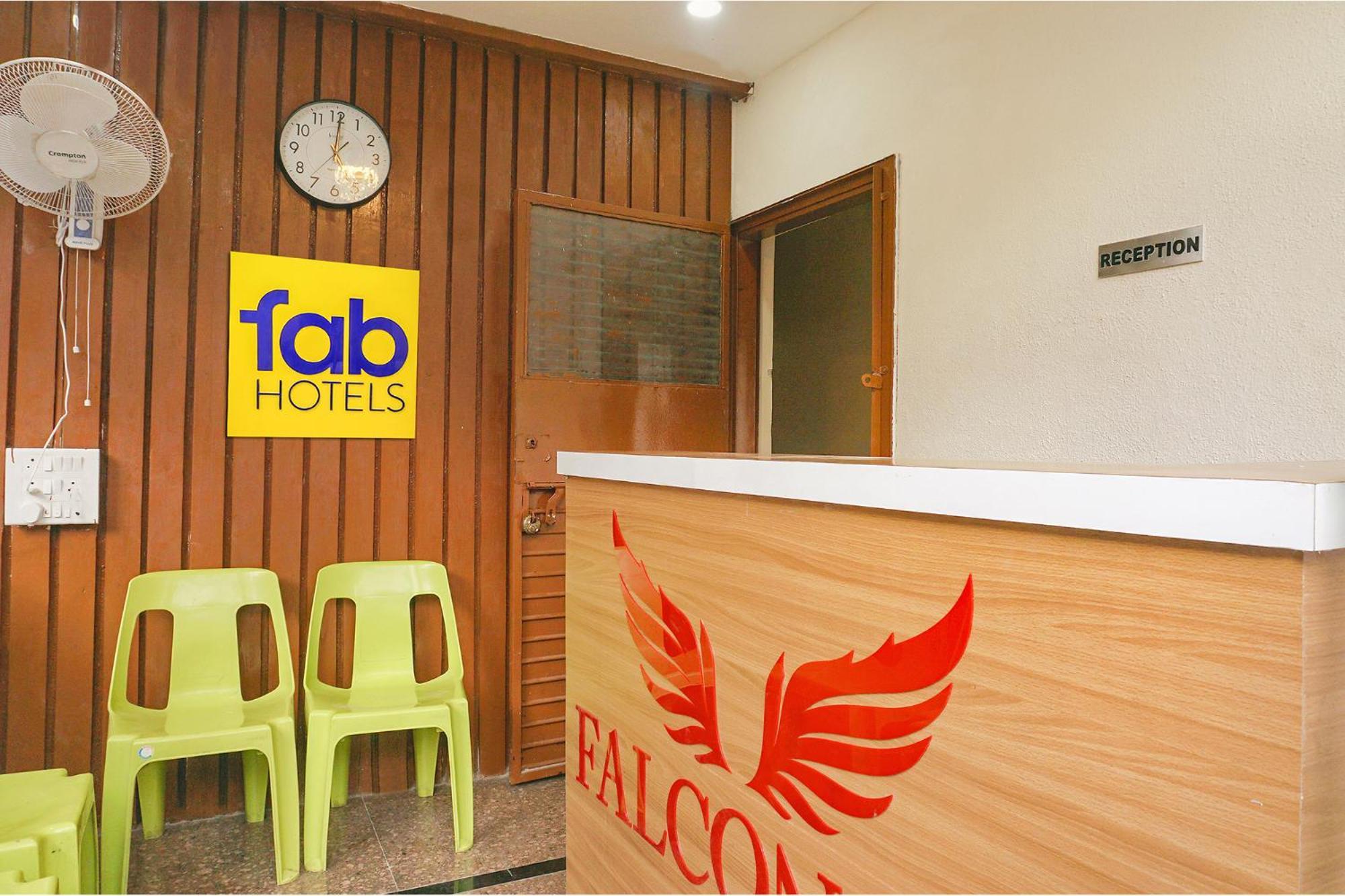 Fabhotel Falcon Inn -Behind The Dmart Baner Pune Exterior foto