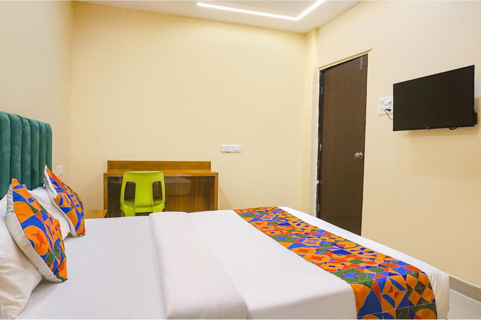 Fabhotel Falcon Inn -Behind The Dmart Baner Pune Exterior foto